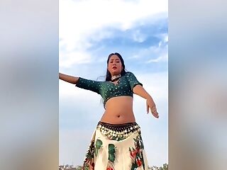 Bade Dudh Wali Paros Ki Bhabhi Ko Chini Mangne Ke Bahane Chod Diya ( Hindi Audio